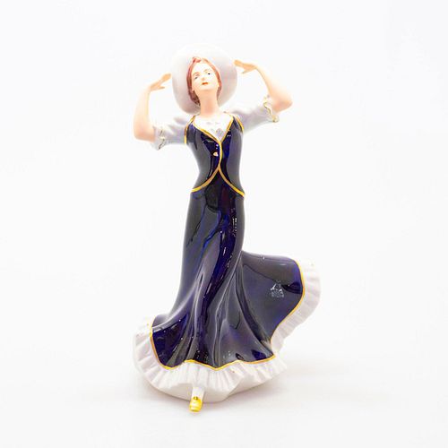 ROYAL DUX BOHEMIA FIGURINE, WOMAN