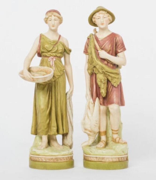 ROYAL DUX PORCELAIN FIGURESA pair