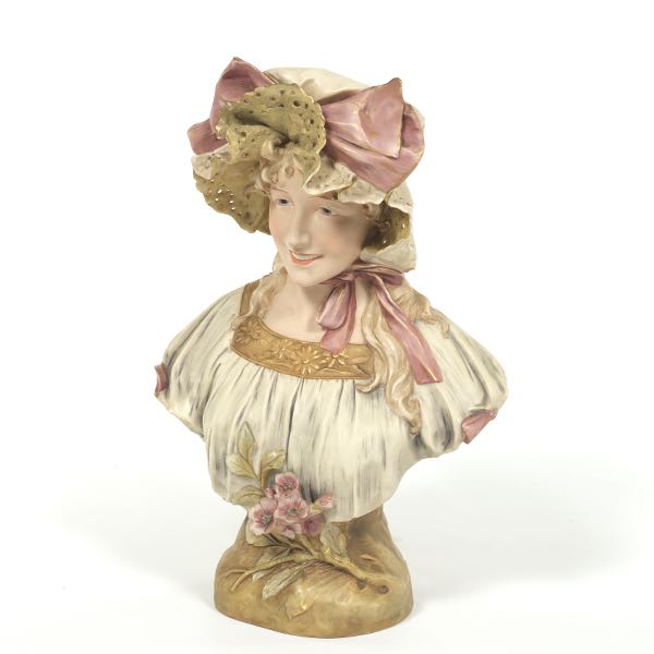 ROYAL DUX PORCELAIN OF MAIDEN IN
