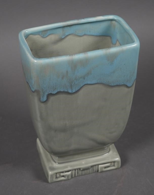 ROYAL HICKMAN #515 ART POTTERY