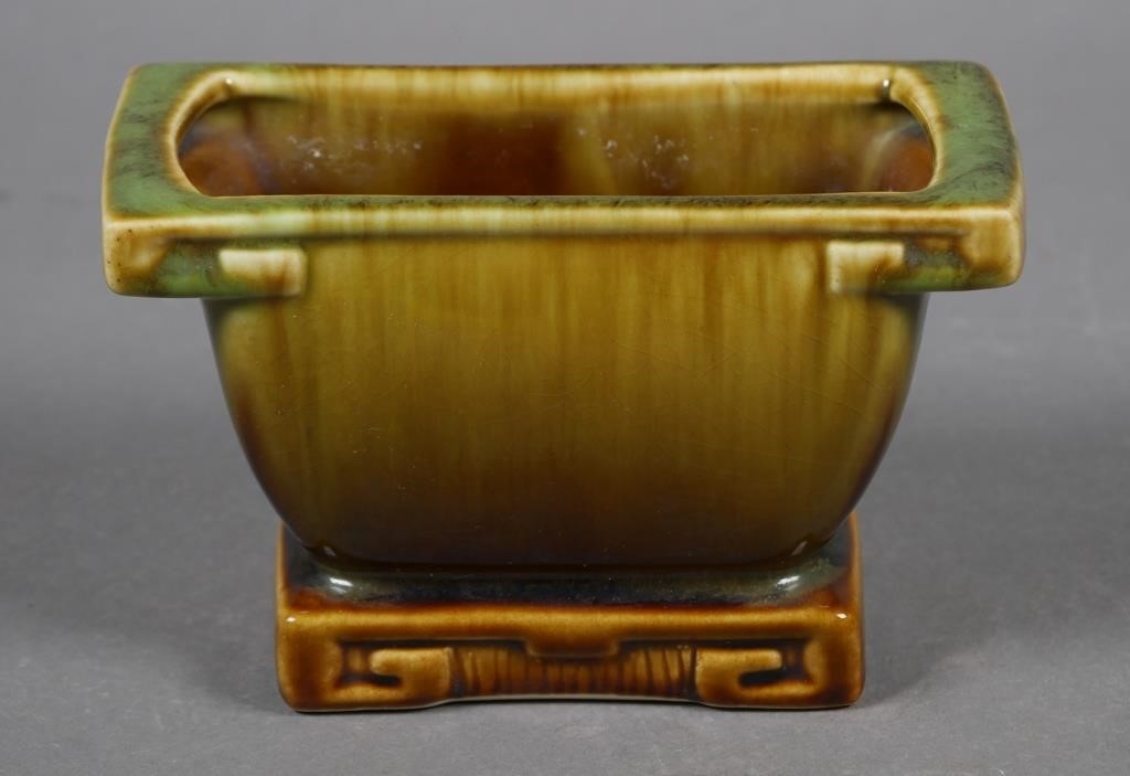 ROYAL HICKMAN #537 ART POTTERY