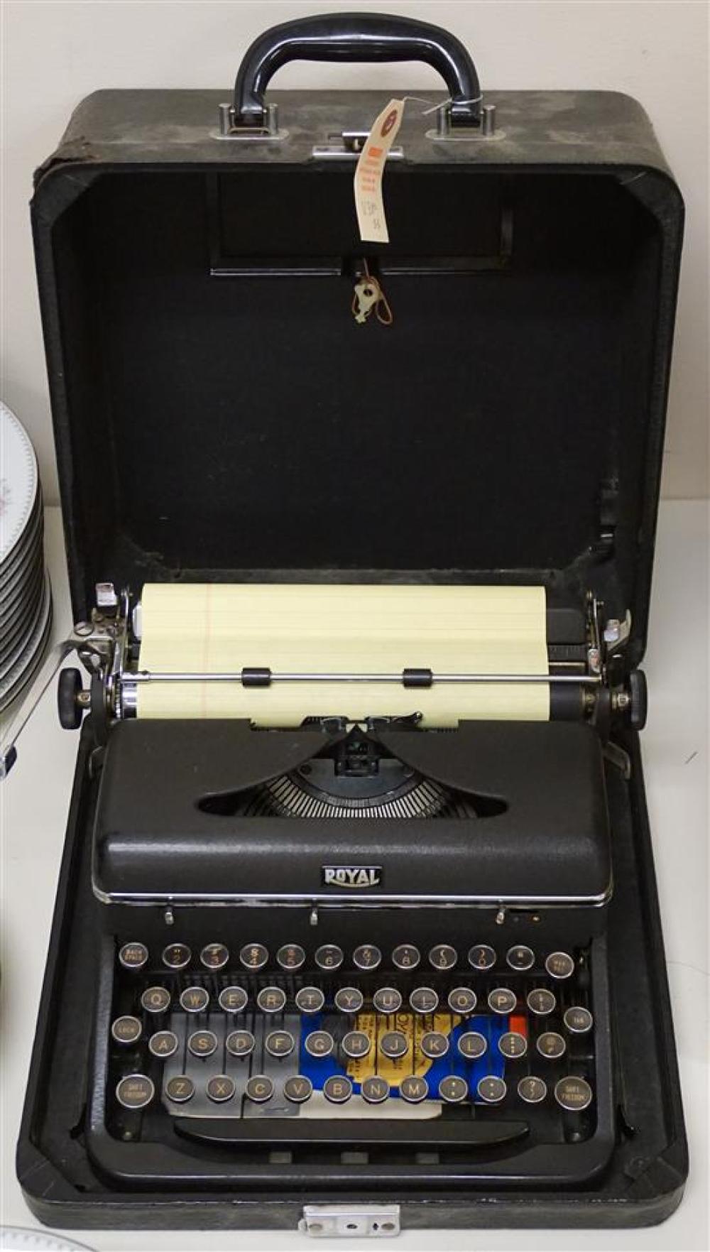 ROYAL QUIET DE LUXE PORTABLE