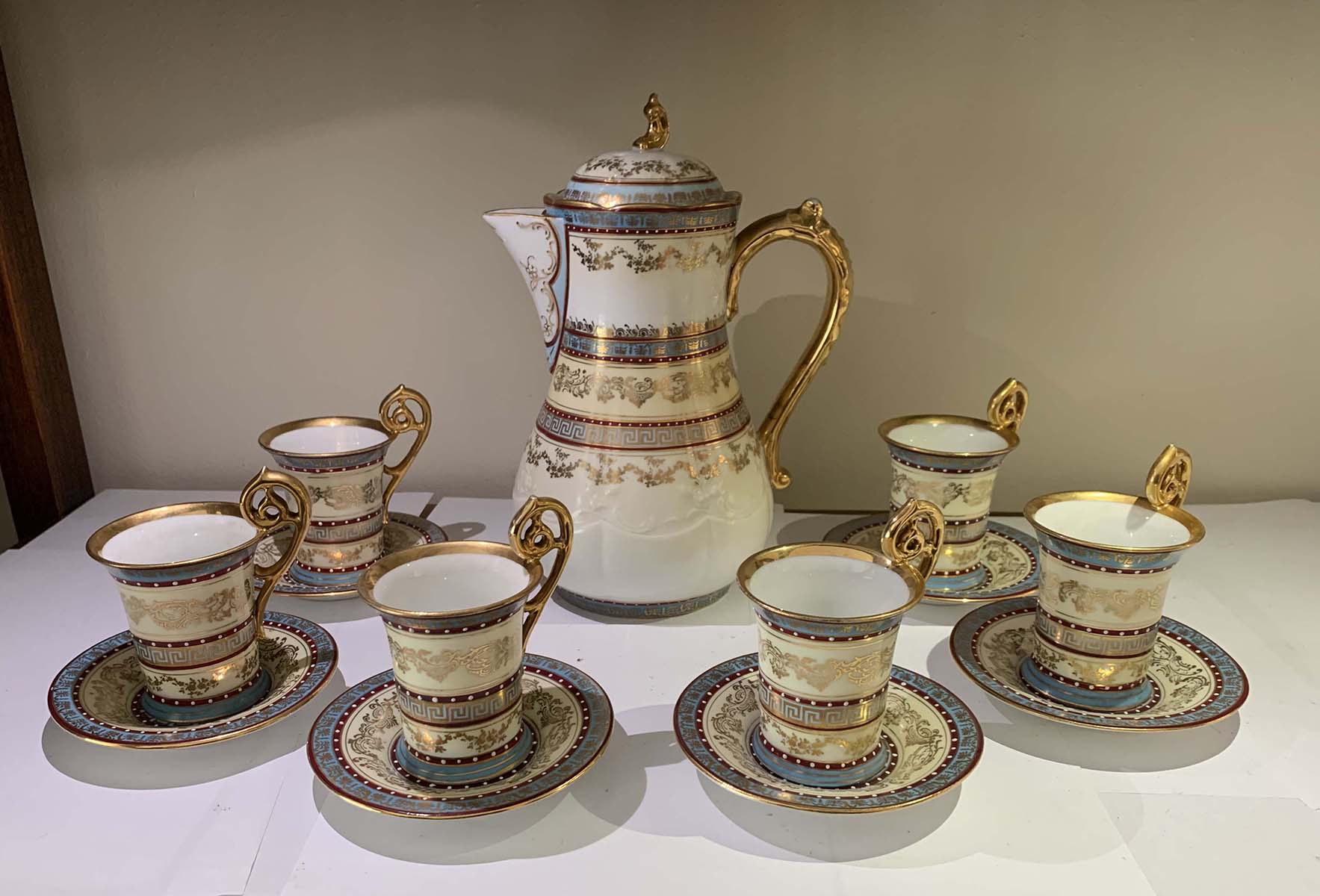 ROYAL VIENNA TEA SET: Comprising;
