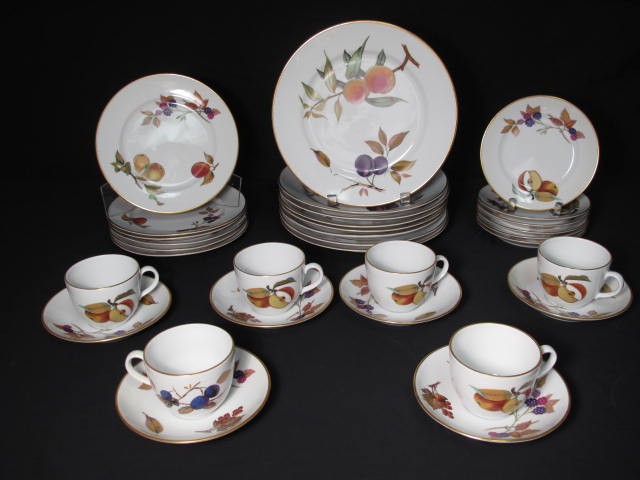 Royal Worcester Evesham pattern