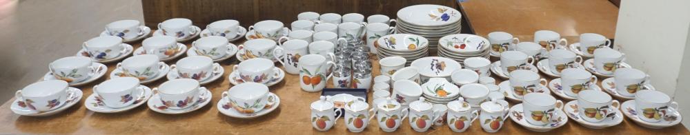 ROYAL WORCESTER EVESHAM TABLE
