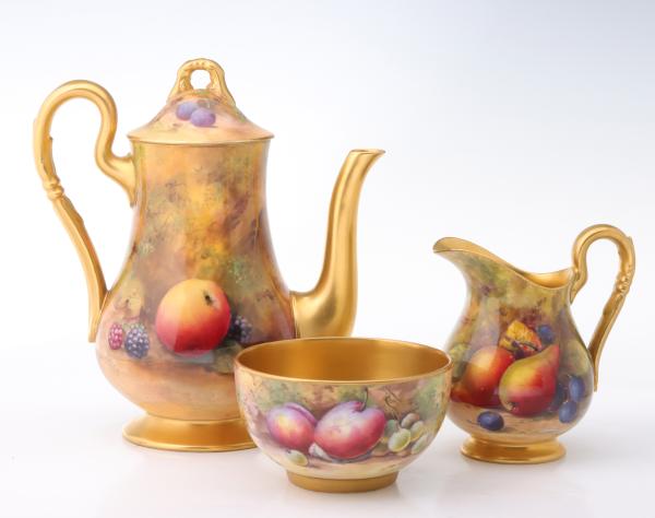 ROYAL WORCESTER 'PAINTED FRUIT'