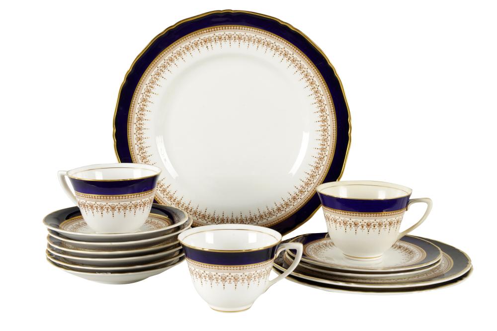 ROYAL WORCESTER PORCELAIN DINNER