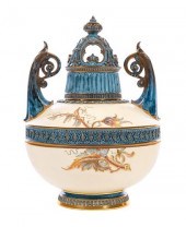 ROYAL WORCESTER PORCELAIN URNA
