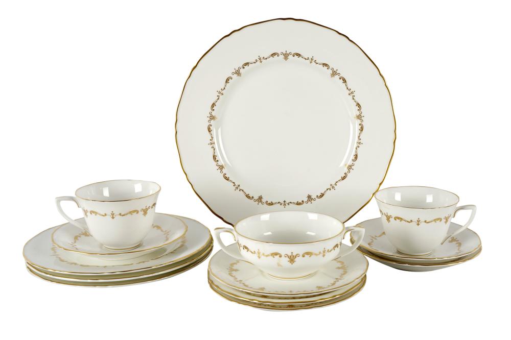 ROYAL WORCHESTER "GOLD CHANTLLIY"