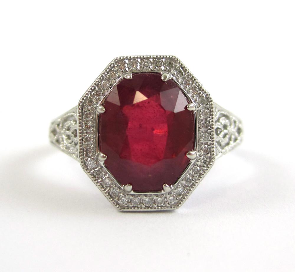 RUBY, DIAMOND AND PLATINUM RING.