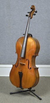 RUDOULF DOETSCH CELLO WITH CAS