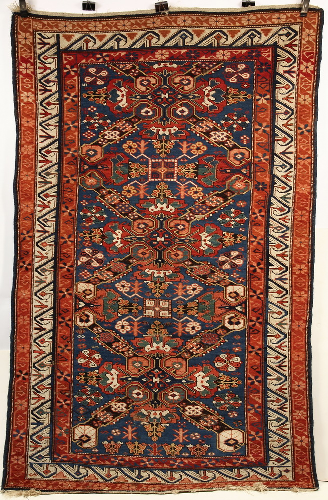 RUG - 4' x 6'4'' - Antique