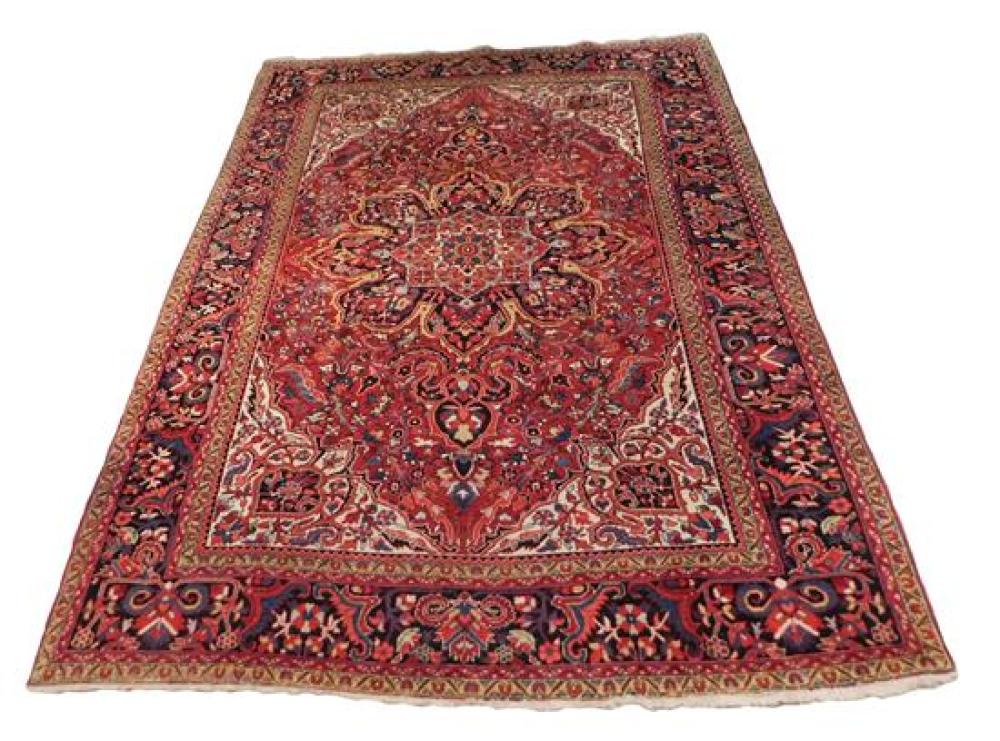 RUG: HERIZ CARPET, 9' 10" X 12'
