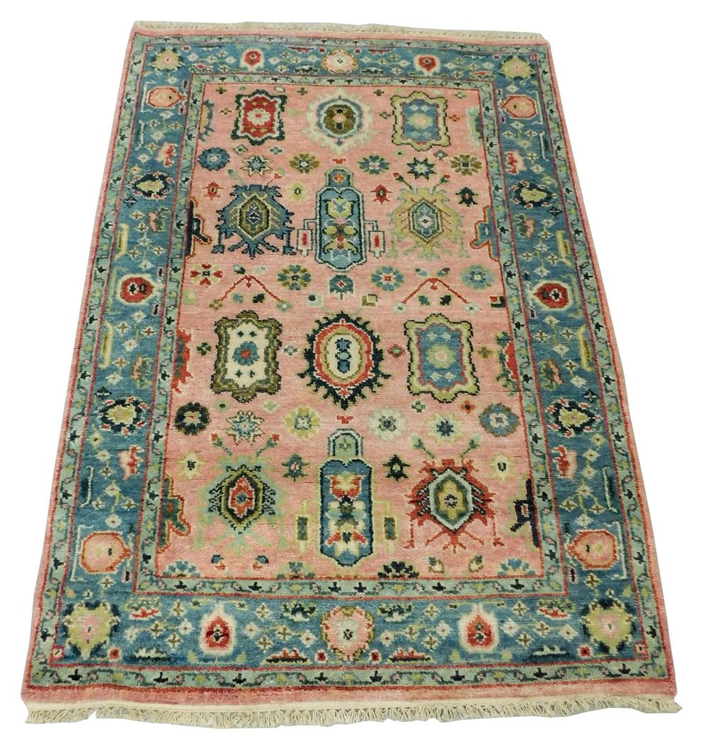 RUG: LARISTAN MAHAL, 4' 2" X 6',