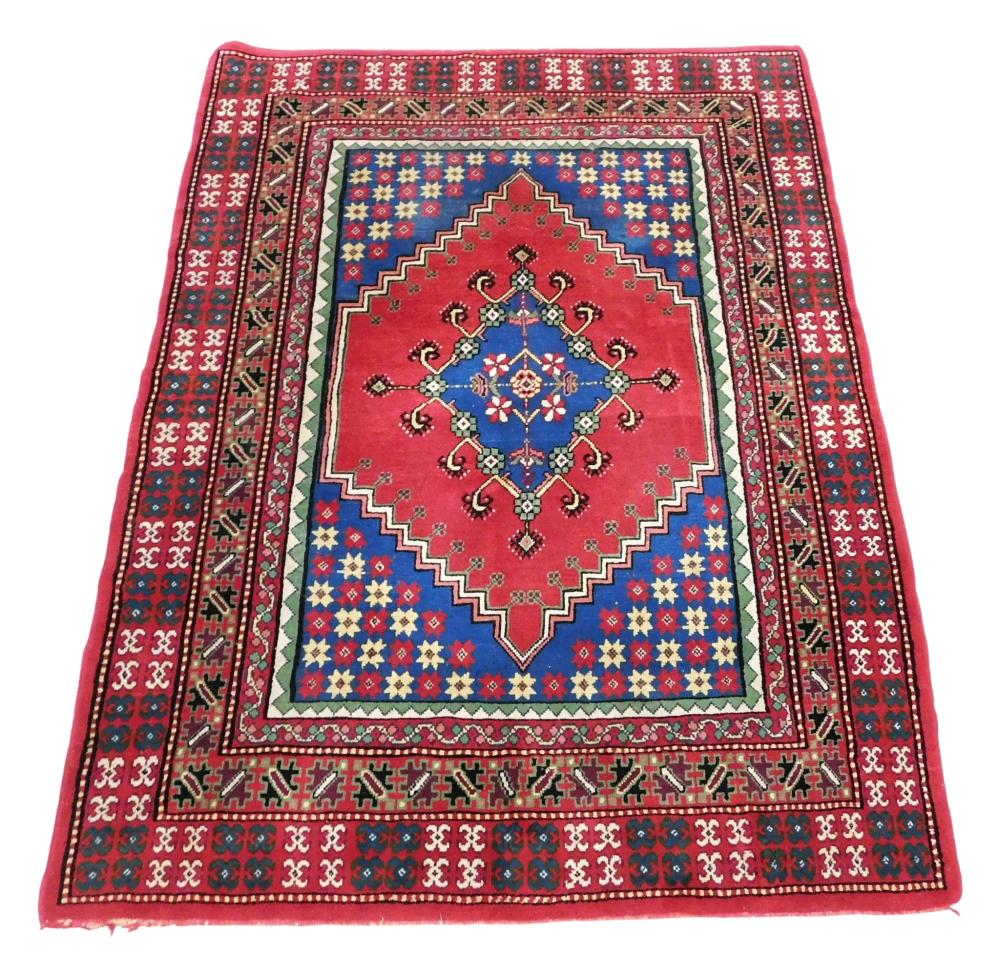 RUG: MODERN ORIENTAL RUG, 9' X 6'