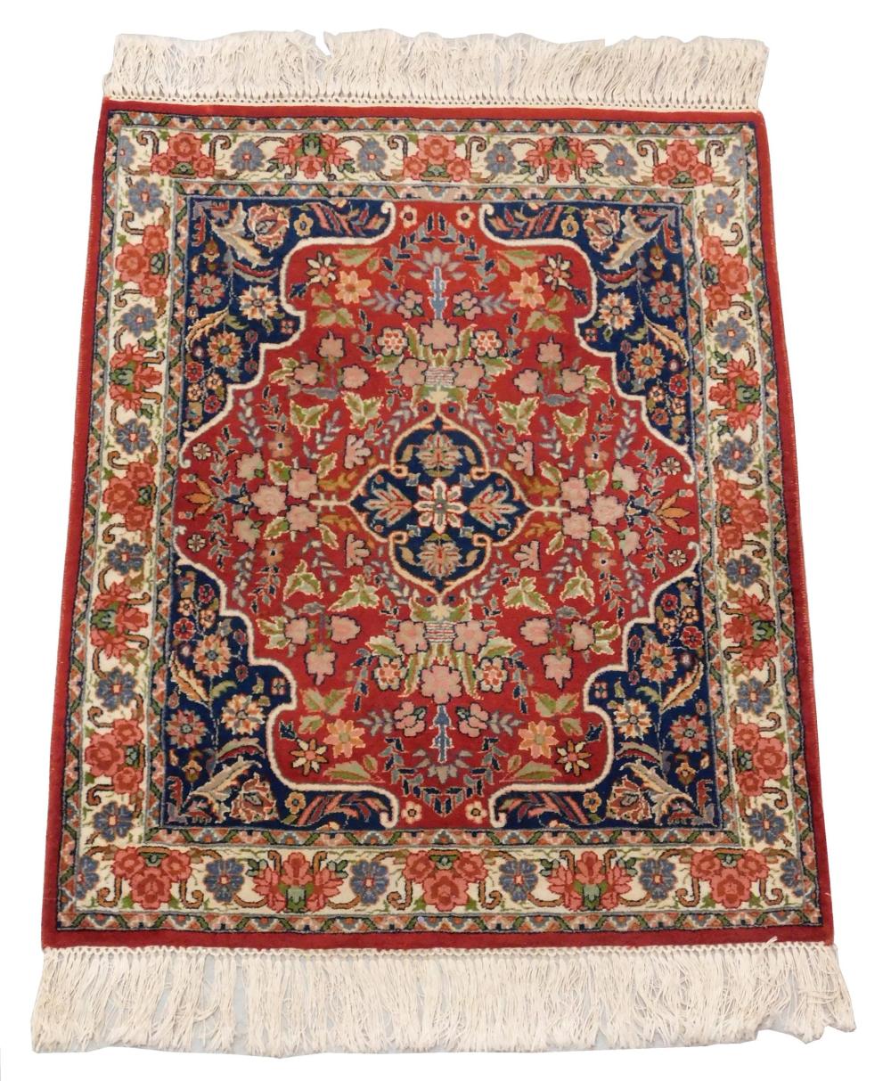 RUG: MODERN PERSIAN PATTERN SCATTER