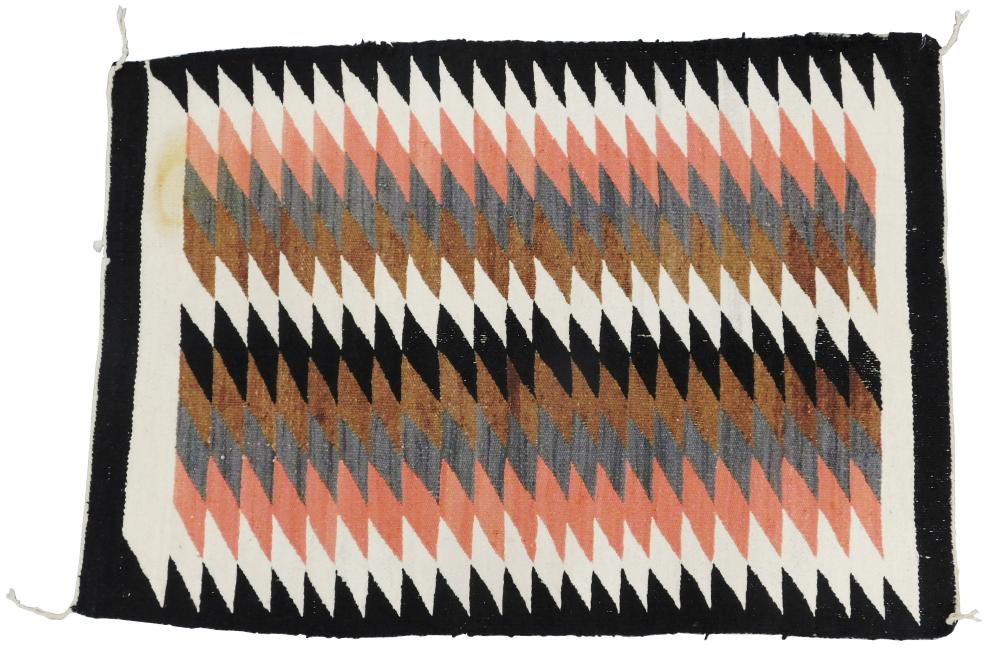 RUG: NATIVE AMERICAN NAVAJO RUG, 3'