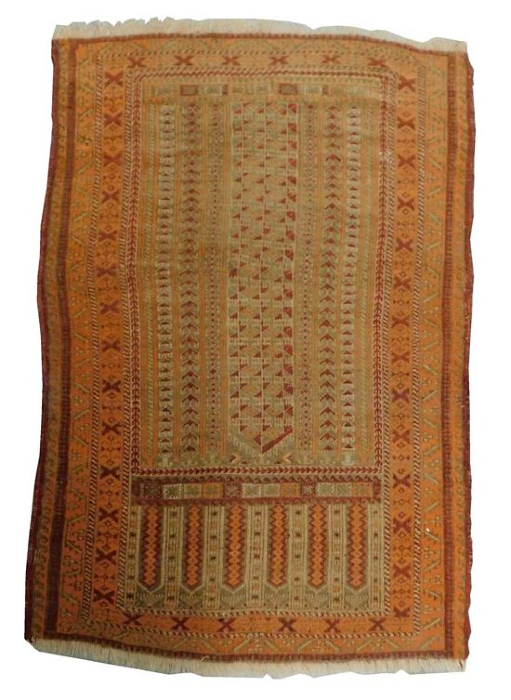 RUG: PERSIAN STYLE PRAYER RUG, 4'