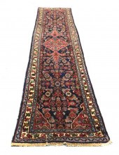 RUG: SEMI-ANTIQUE PERSIAN HAMA
