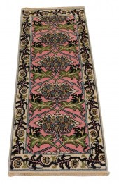 RUG: WILLIAM MORRIS/ ARTS & CR