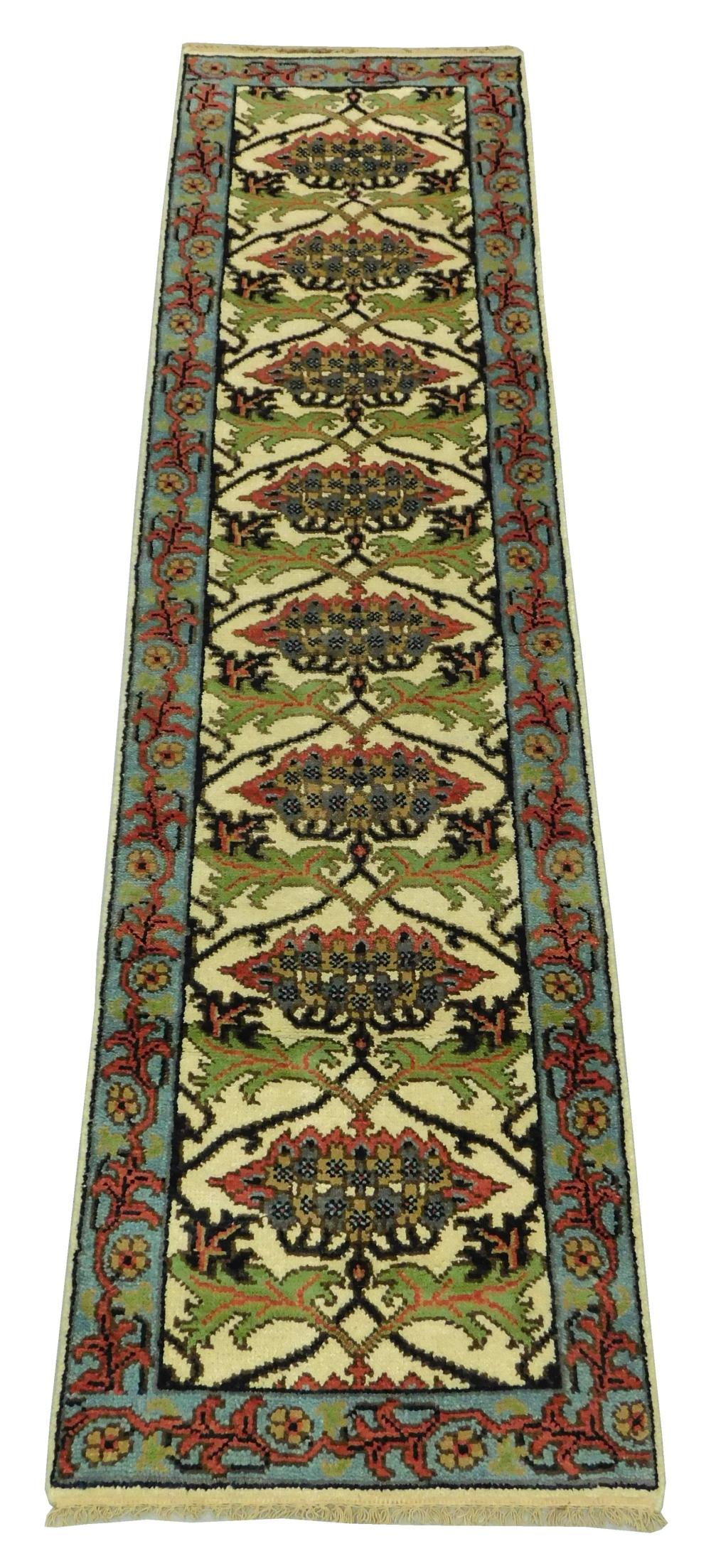 RUG: WILLIAM MORRIS STYLE ARTS &