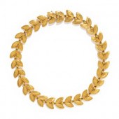 RUSER, YELLOW GOLD NECKLACE
Co