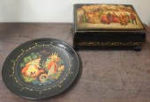 RUSSIAN LACQUER DECORATED PLAT