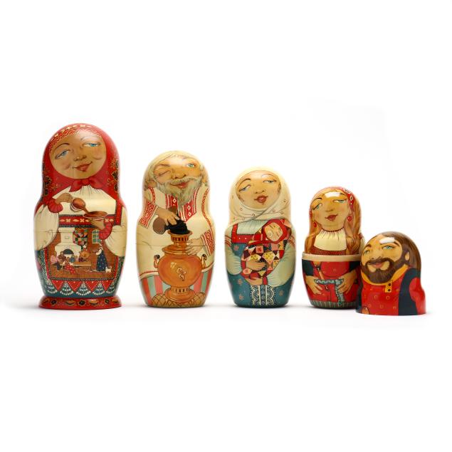 RUSSIAN MATRYOSHKA NESTING DOLL