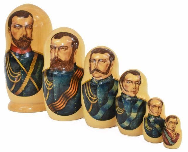 RUSSIAN WOOD NESTING DOLLS OF CZARS