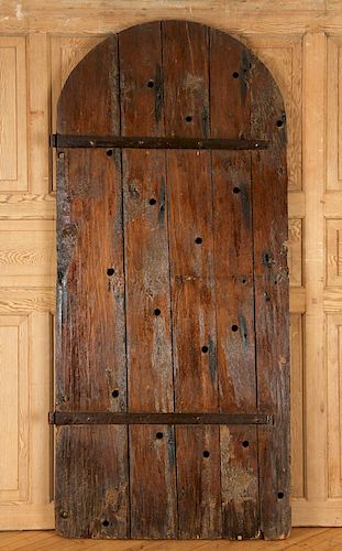 RUSTIC ARCHED TOP DOOR HAVING