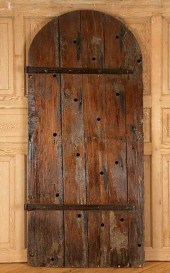 RUSTIC ARCHED TOP DOOR HAVING
