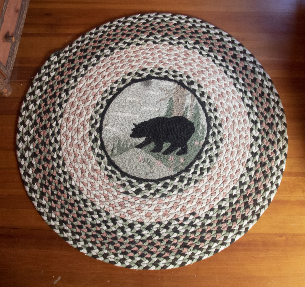 RUSTIC BRAIDED & HOOKED RUG - 4'