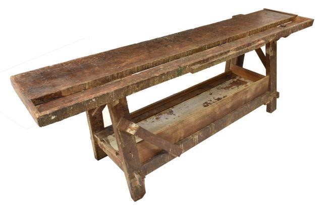 RUSTIC CRAFTSMAN'S WOOD WORKBENCH