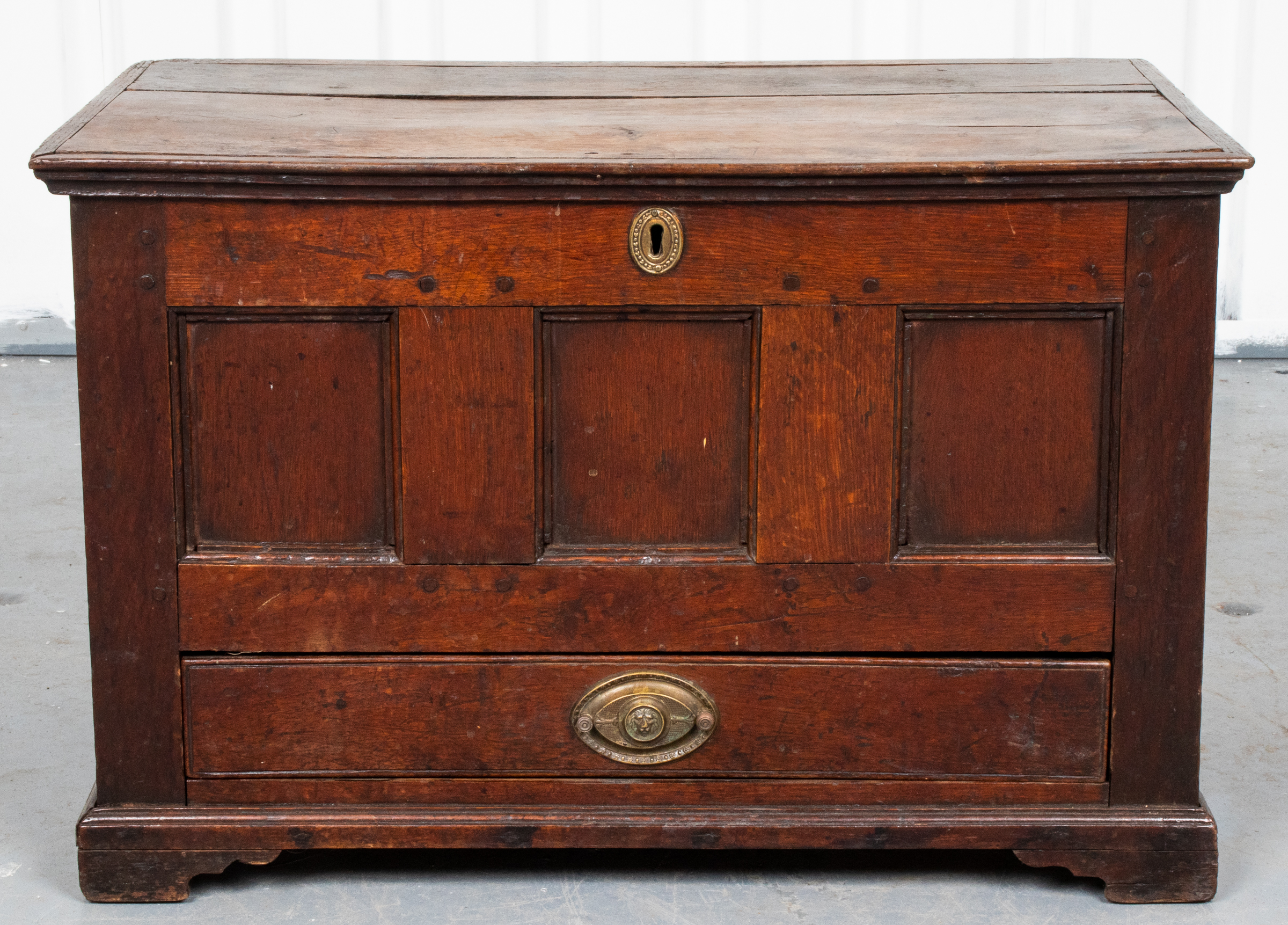 RUSTIC OAK BLANKET CHEST Rustic oak