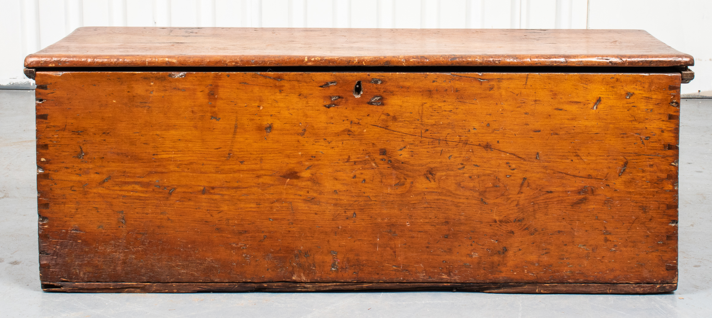 RUSTIC OAK BLANKET STORAGE CHEST