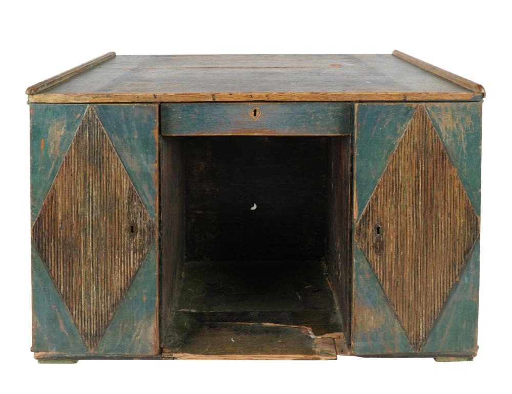 RUSTIC PAINTED PINE KNEEHOLE