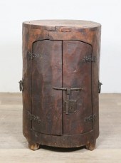 RUSTIC PRIMITIVE TREE TRUNK CA