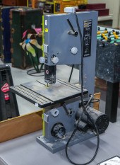 RYOBI TABLE TOP BAND SAW .
