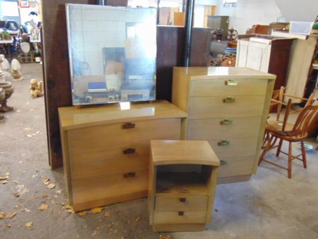 SACHS MID CENTURY BEDROOM SET,