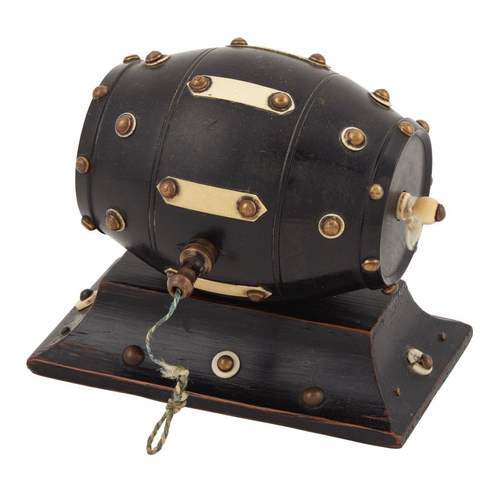 SAILOR-MADE STRING DISPENSER IN THE