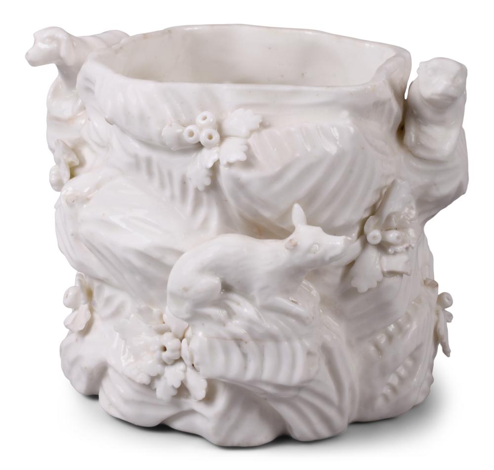 SAINT-CLOUD PORCELAIN VASE OR BRUSH