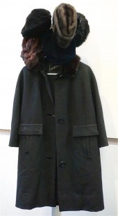 SAKS FIFTH AVENUE WOOL CREPE C