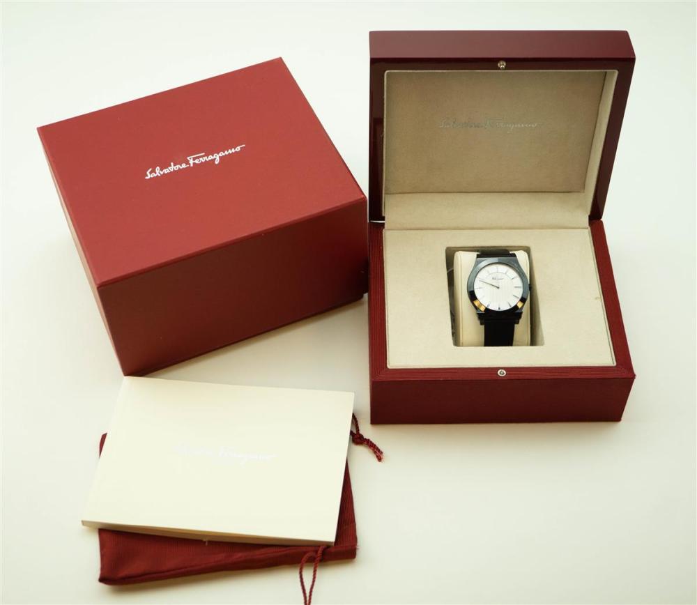 SALVATORE FERRAGAMO MODEL 1898