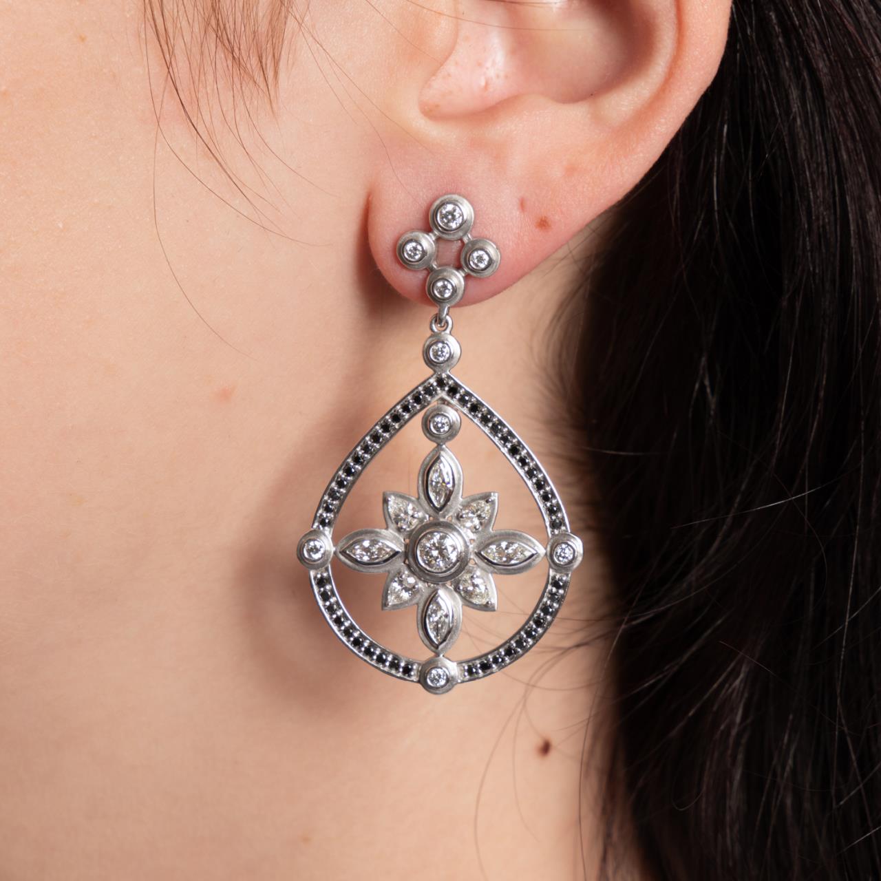 SAM PERR 18K WG DIAMOND PANEL