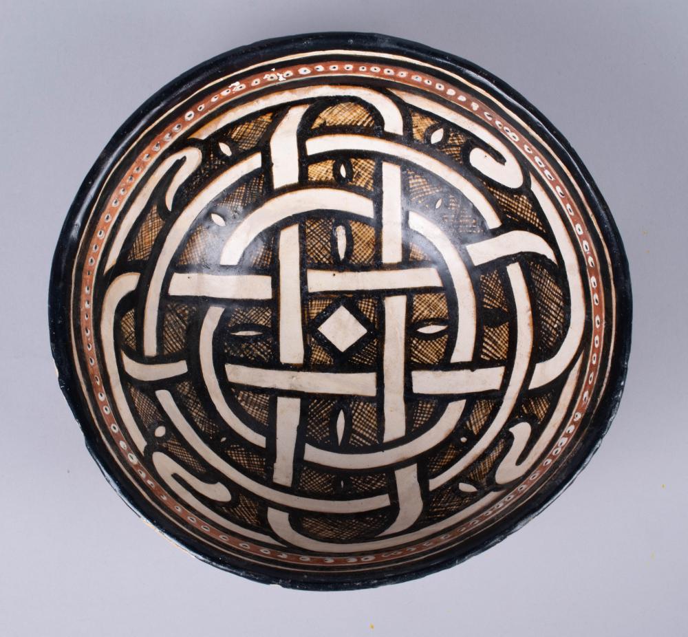 SAMANID SLIP-PAINTED POTTERY BOWL