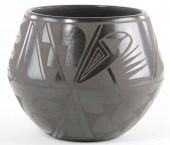 San Ildefonso Blackware Potpol
