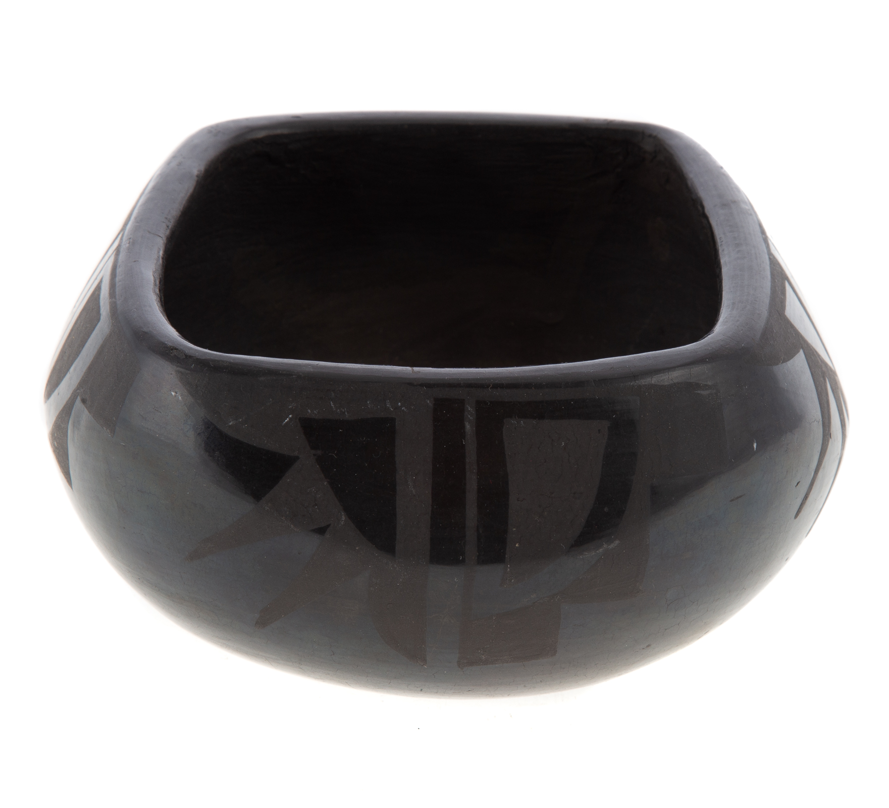 SAN ILDEFONSO STYLE BURNISHED BLACK