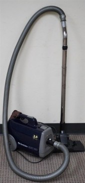 SANITAIRE PORTABLE VACUUM CLEA