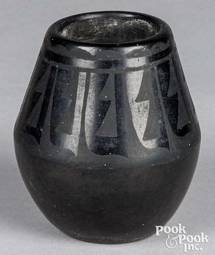 SANTA CLARA PUEBLO INDIAN POTTERY