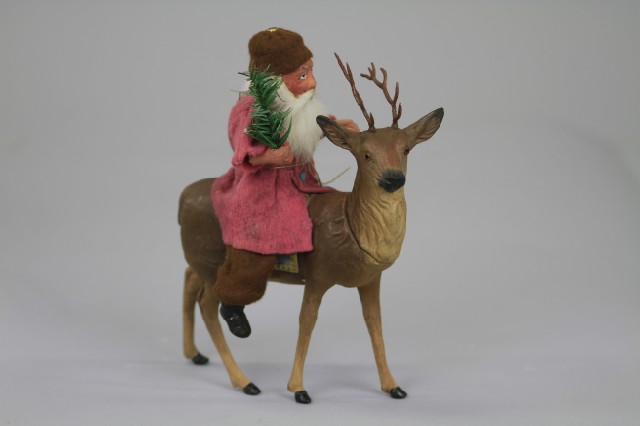 SANTA RIDING REINDEER CANDY
